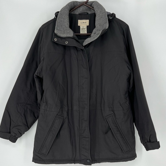 L.L. Bean Jackets & Blazers - L. L. BEAN THINSULATE QUILTED LINED HOODED COAT ZIPPERS AND VELCRO, DEEP POCKETS
